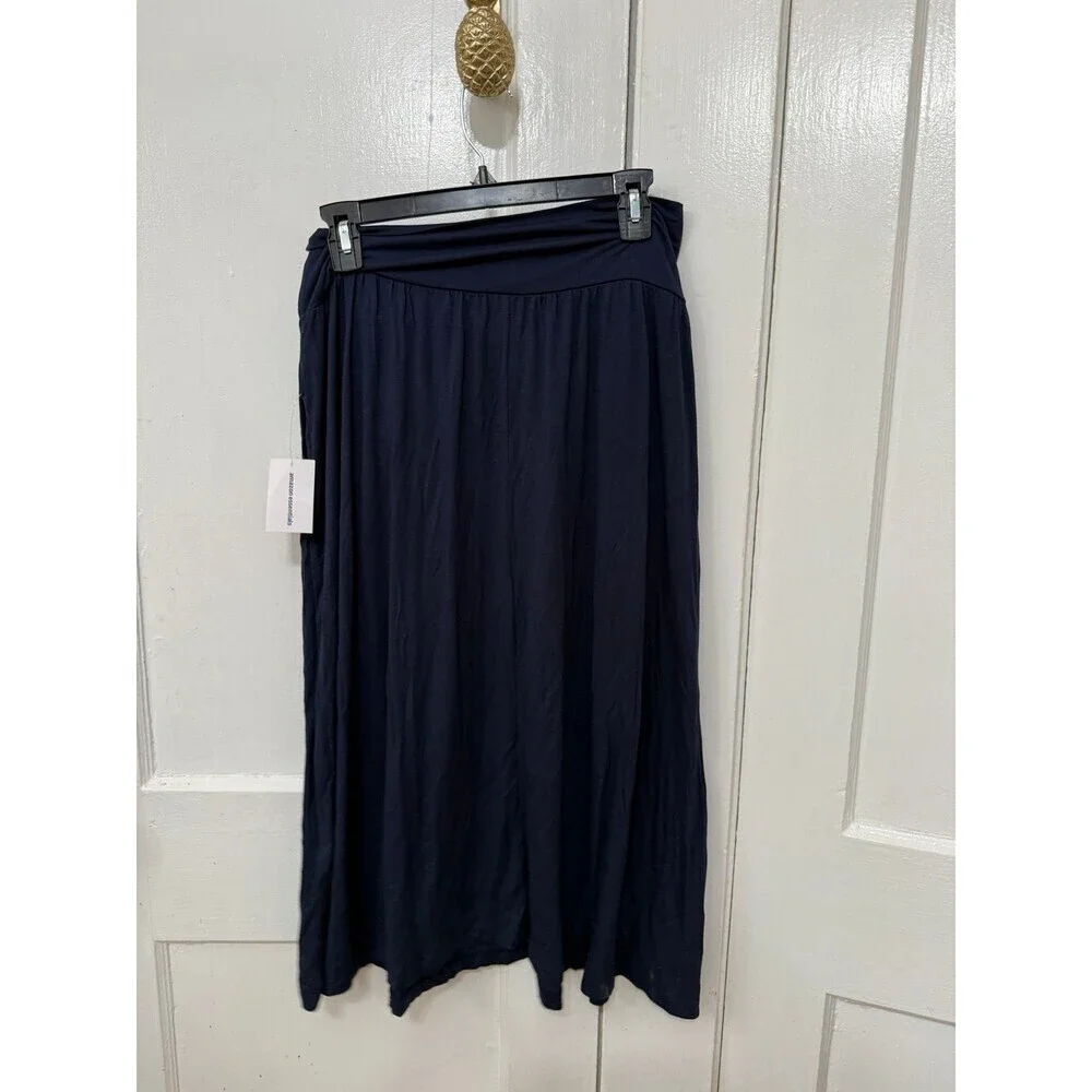 Amazon essentials women’s size medium dark blue skirt